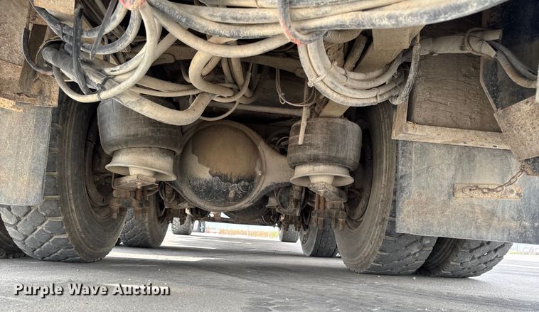 image for item EA1946 2006 Sterling L8500 digger derrick truck