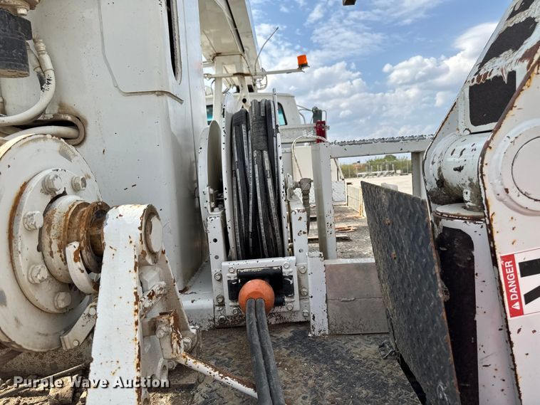 image for item EA1946 2006 Sterling L8500 digger derrick truck