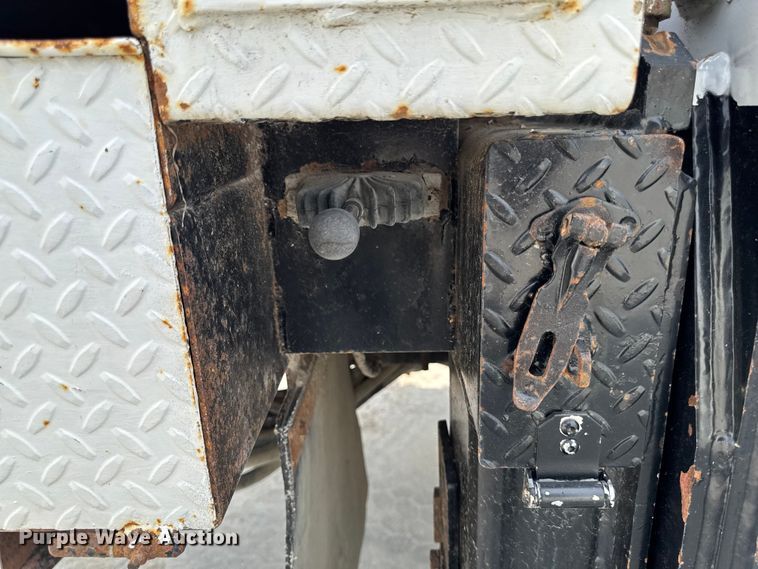 image for item EA1946 2006 Sterling L8500 digger derrick truck