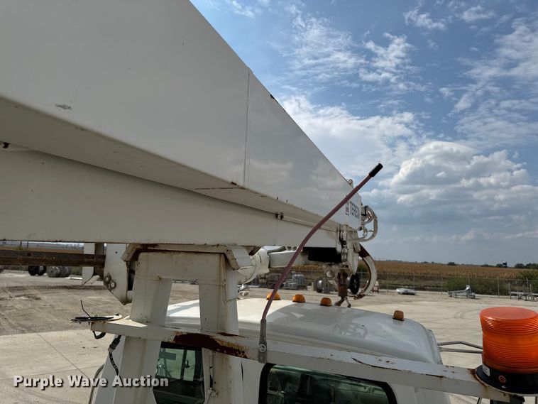 image for item EA1946 2006 Sterling L8500 digger derrick truck