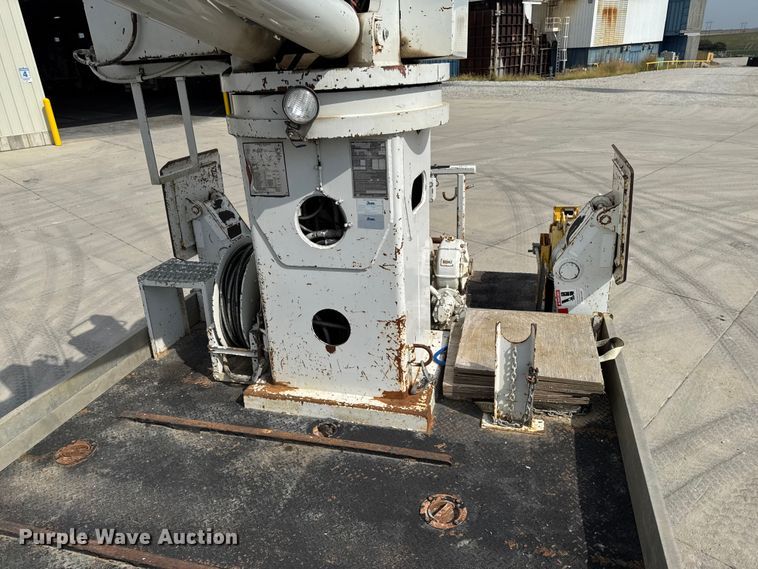 image for item EA1946 2006 Sterling L8500 digger derrick truck