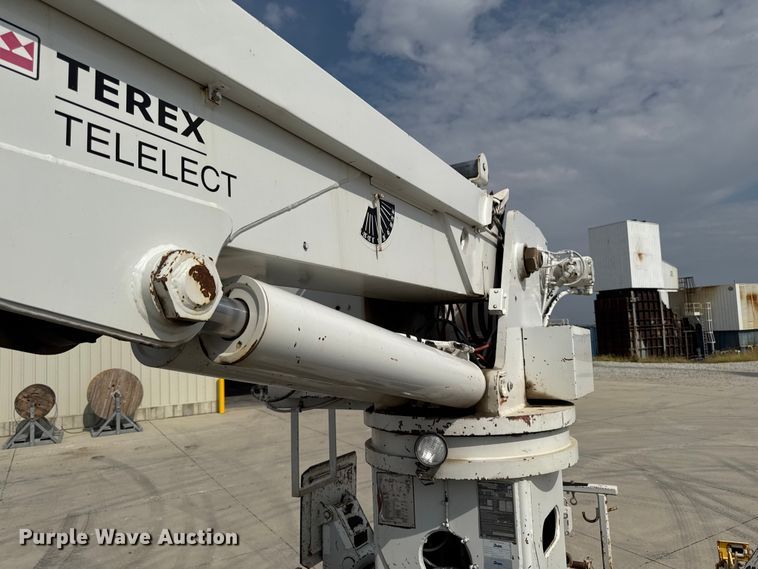 image for item EA1946 2006 Sterling L8500 digger derrick truck