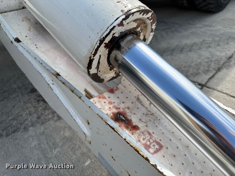 image for item EA1946 2006 Sterling L8500 digger derrick truck