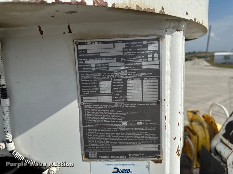 image for item EA1946 2006 Sterling L8500 digger derrick truck