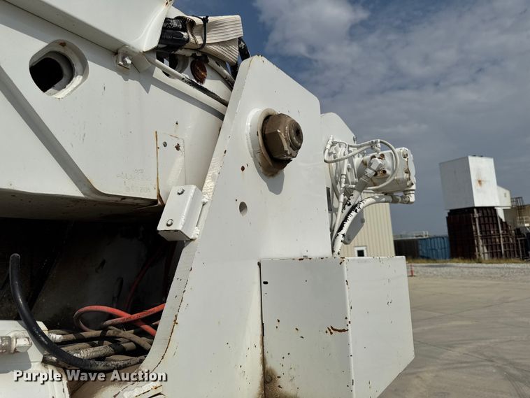 image for item EA1946 2006 Sterling L8500 digger derrick truck