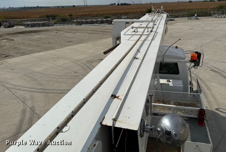 image for item EA1946 2006 Sterling L8500 digger derrick truck