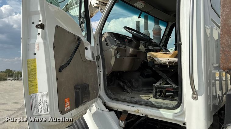 image for item EA1946 2006 Sterling L8500 digger derrick truck