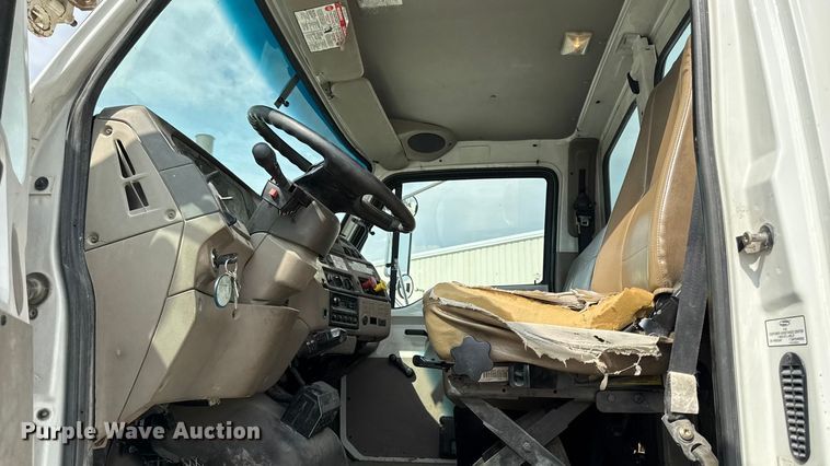 image for item EA1946 2006 Sterling L8500 digger derrick truck