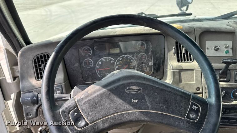 image for item EA1946 2006 Sterling L8500 digger derrick truck