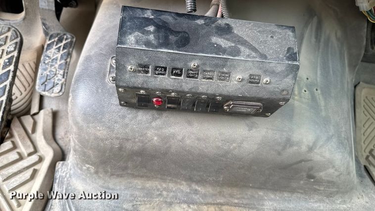 image for item EA1946 2006 Sterling L8500 digger derrick truck