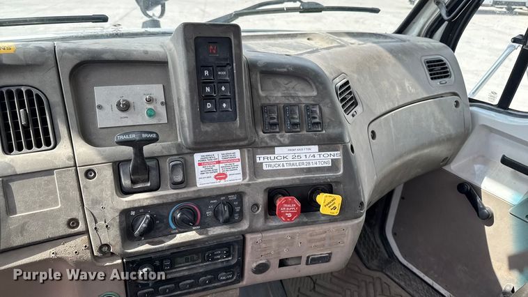 image for item EA1946 2006 Sterling L8500 digger derrick truck