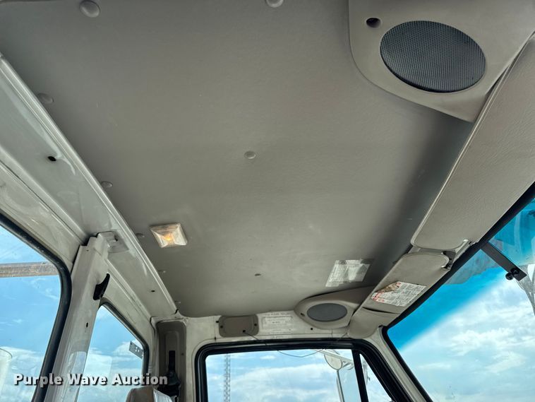 image for item EA1946 2006 Sterling L8500 digger derrick truck