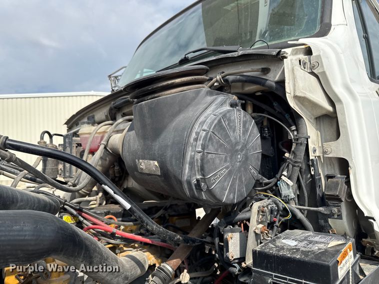 image for item EA1946 2006 Sterling L8500 digger derrick truck