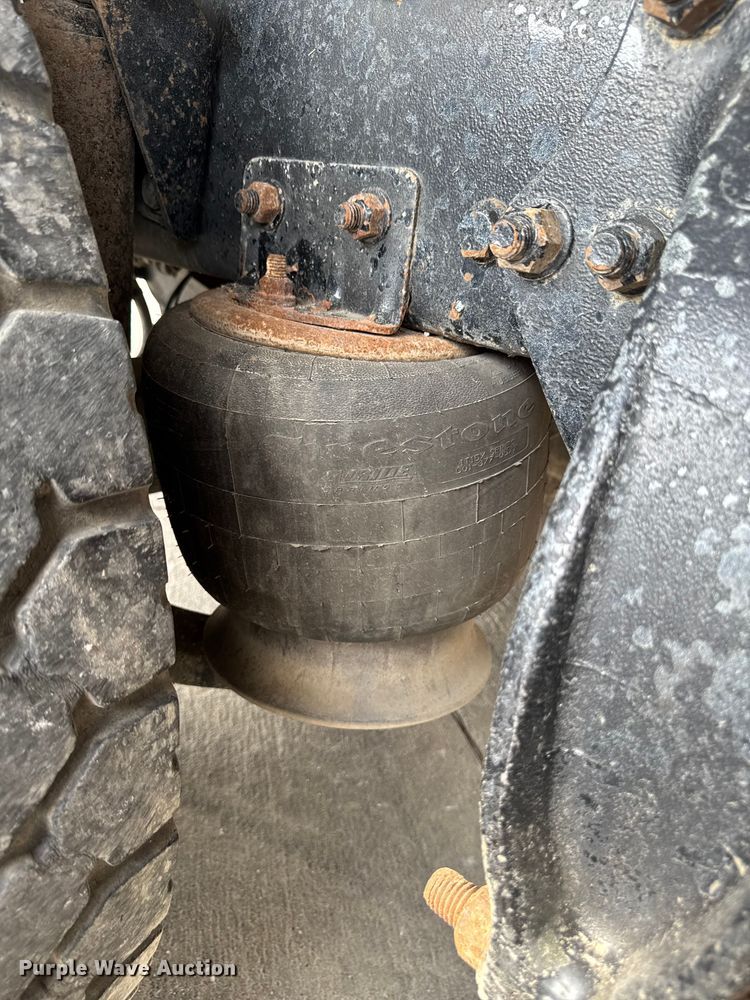 image for item EA1946 2006 Sterling L8500 digger derrick truck