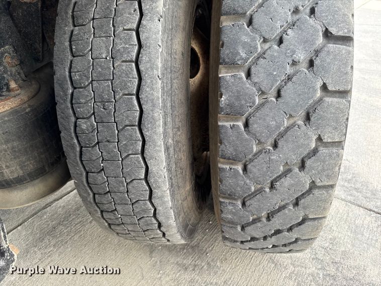 image for item EA1946 2006 Sterling L8500 digger derrick truck