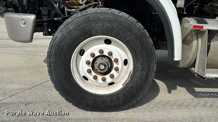 image for item EA1946 2006 Sterling L8500 digger derrick truck