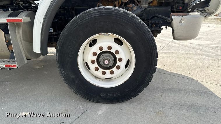 image for item EA1946 2006 Sterling L8500 digger derrick truck