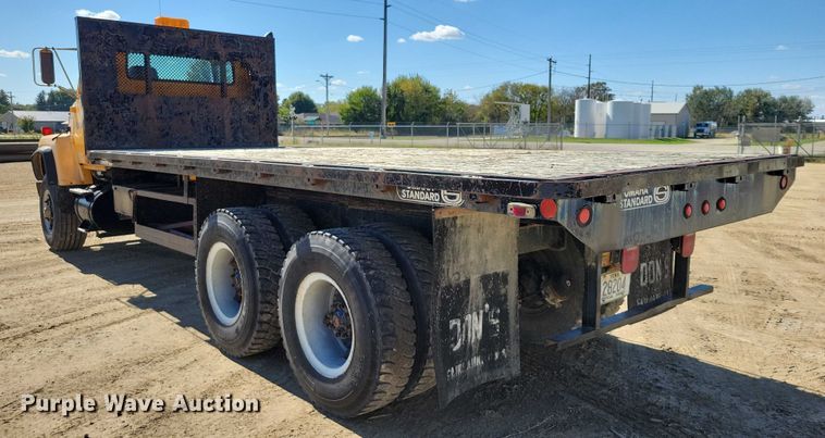 image for item EA2610 1981 Ford 9000 dump flatbed truck