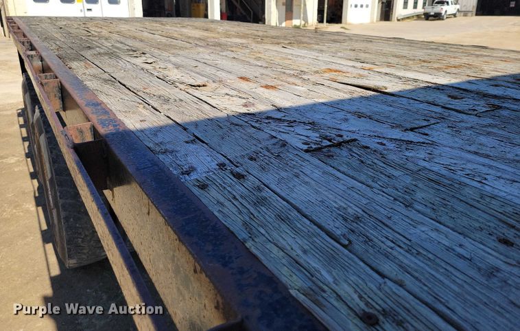 image for item EA2610 1981 Ford 9000 dump flatbed truck