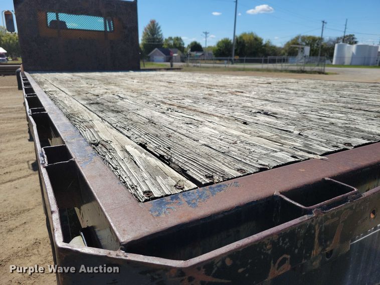 image for item EA2610 1981 Ford 9000 dump flatbed truck