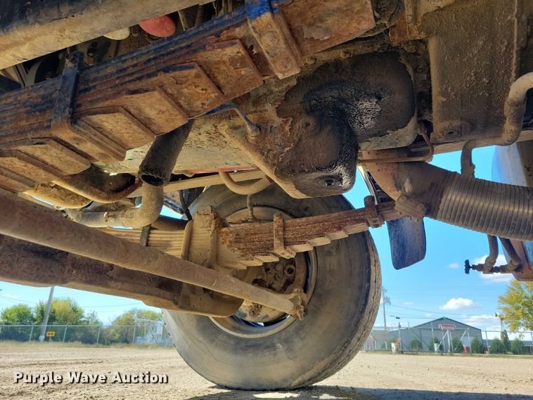 image for item EA2610 1981 Ford 9000 dump flatbed truck