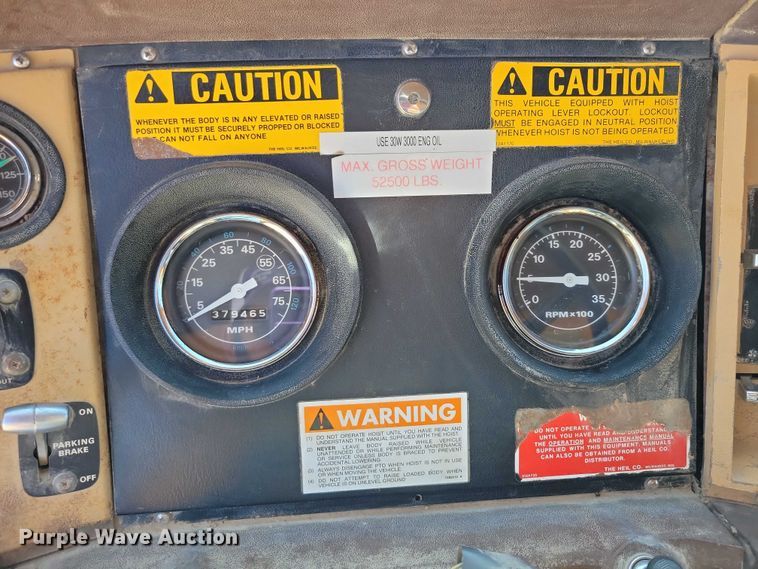 image for item EA2610 1981 Ford 9000 dump flatbed truck