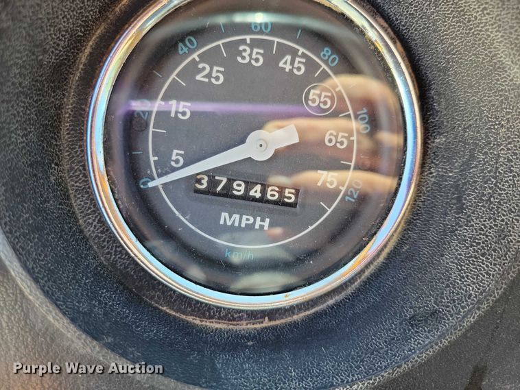 image for item EA2610 1981 Ford 9000 dump flatbed truck