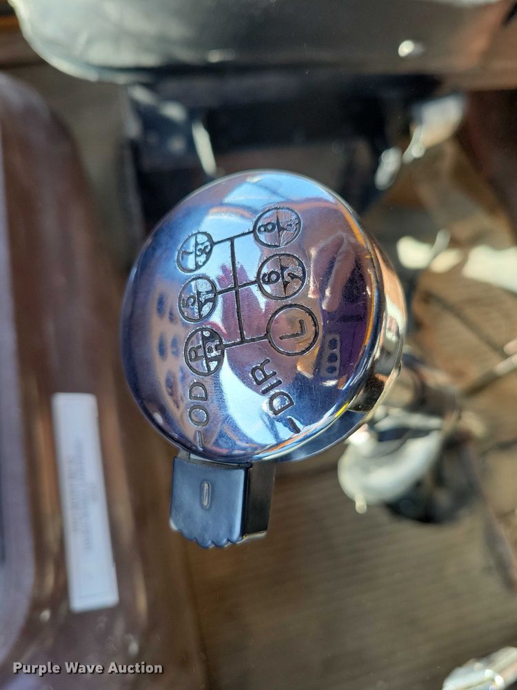 image for item EA2610 1981 Ford 9000 dump flatbed truck