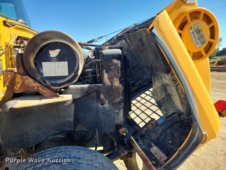 image for item EA2610 1981 Ford 9000 dump flatbed truck