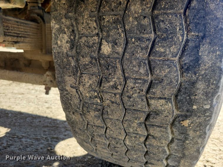 image for item EA2610 1981 Ford 9000 dump flatbed truck