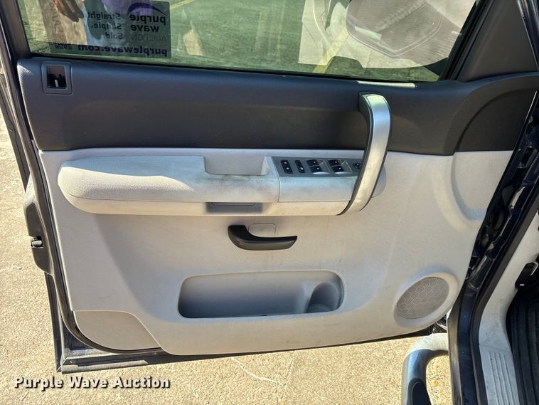 image for item EA7481 2009 Chevrolet Silverado 1500 Crew Cab pickup truck