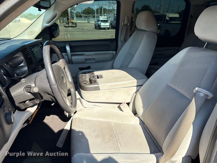 image for item EA7481 2009 Chevrolet Silverado 1500 Crew Cab pickup truck