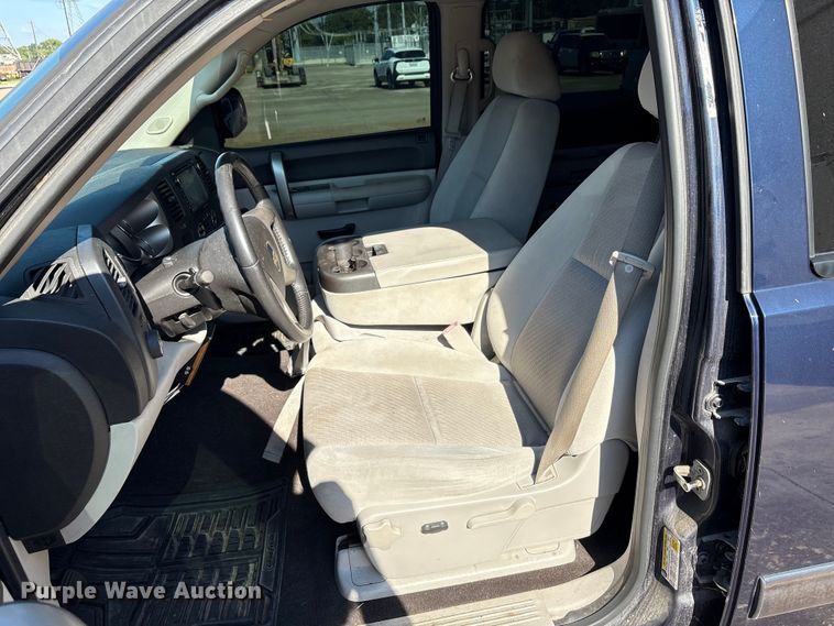 image for item EA7481 2009 Chevrolet Silverado 1500 Crew Cab pickup truck