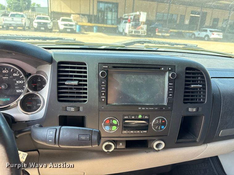 image for item EA7481 2009 Chevrolet Silverado 1500 Crew Cab pickup truck