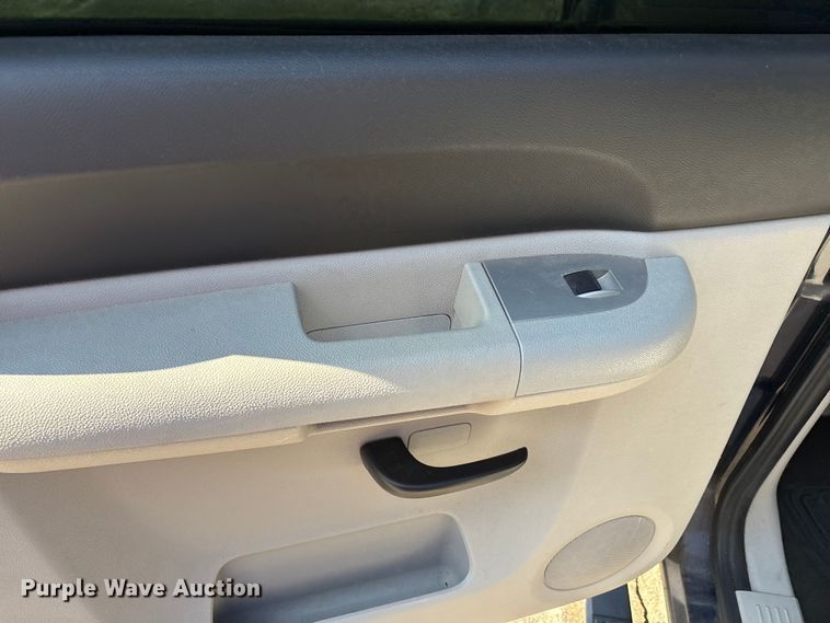 image for item EA7481 2009 Chevrolet Silverado 1500 Crew Cab pickup truck