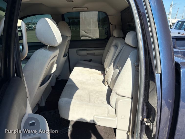 image for item EA7481 2009 Chevrolet Silverado 1500 Crew Cab pickup truck