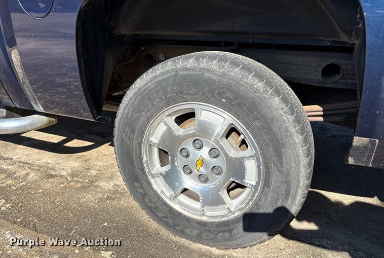 image for item EA7481 2009 Chevrolet Silverado 1500 Crew Cab pickup truck