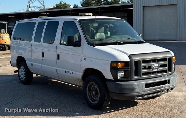 image for item EA7485 2013 Ford E350 XL Super Duty van