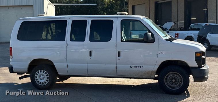 image for item EA7485 2013 Ford E350 XL Super Duty van