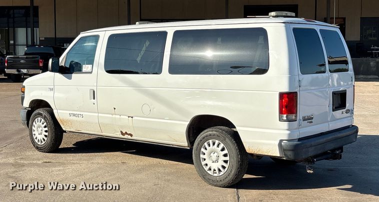 image for item EA7485 2013 Ford E350 XL Super Duty van