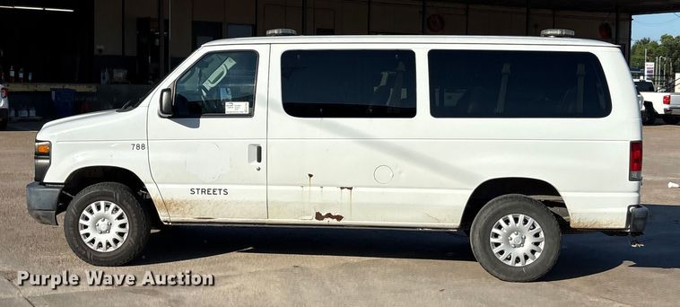 image for item EA7485 2013 Ford E350 XL Super Duty van