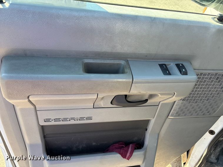 image for item EA7485 2013 Ford E350 XL Super Duty van