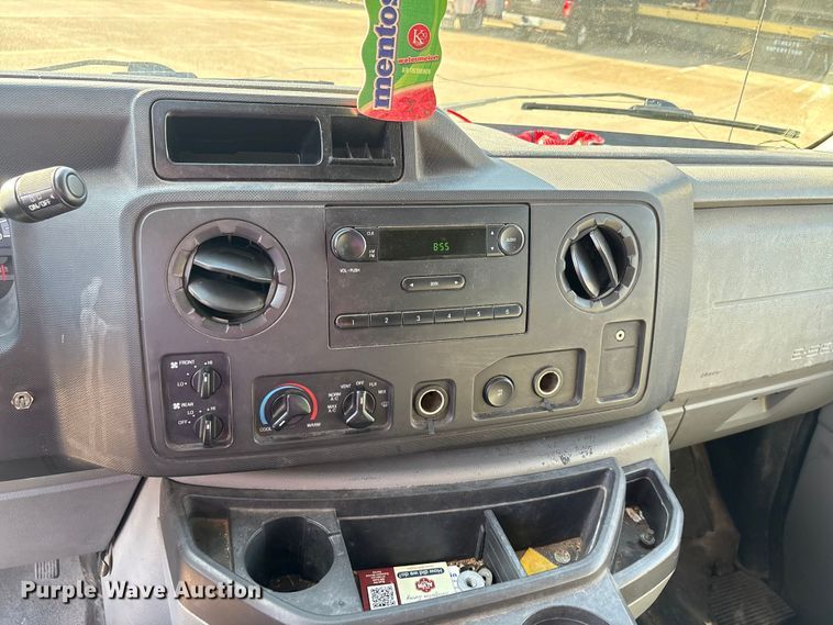 image for item EA7485 2013 Ford E350 XL Super Duty van