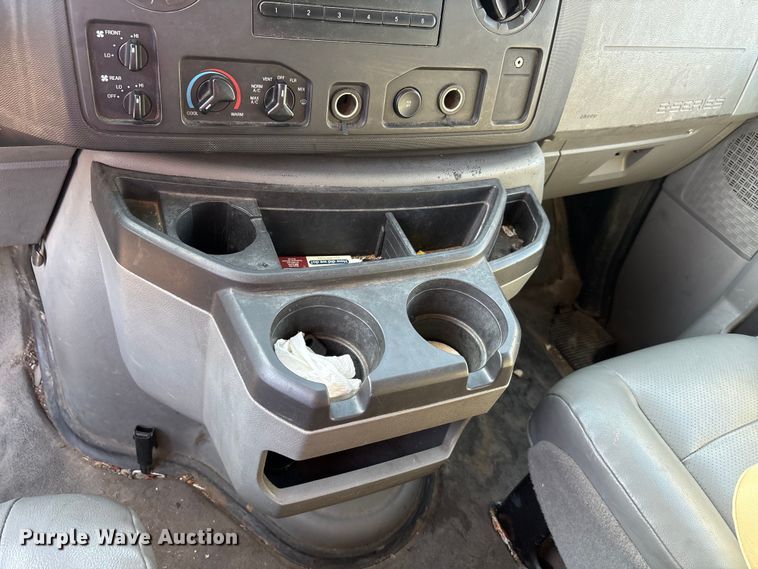 image for item EA7485 2013 Ford E350 XL Super Duty van