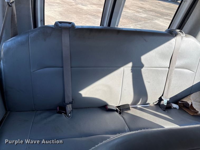 image for item EA7485 2013 Ford E350 XL Super Duty van