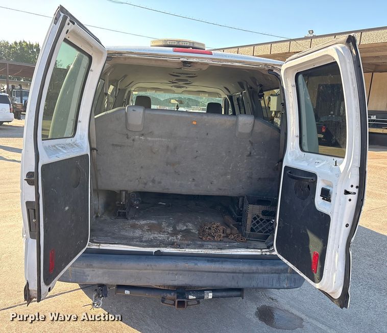 image for item EA7485 2013 Ford E350 XL Super Duty van