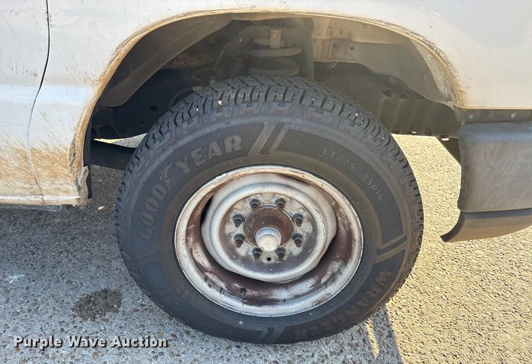 image for item EA7485 2013 Ford E350 XL Super Duty van