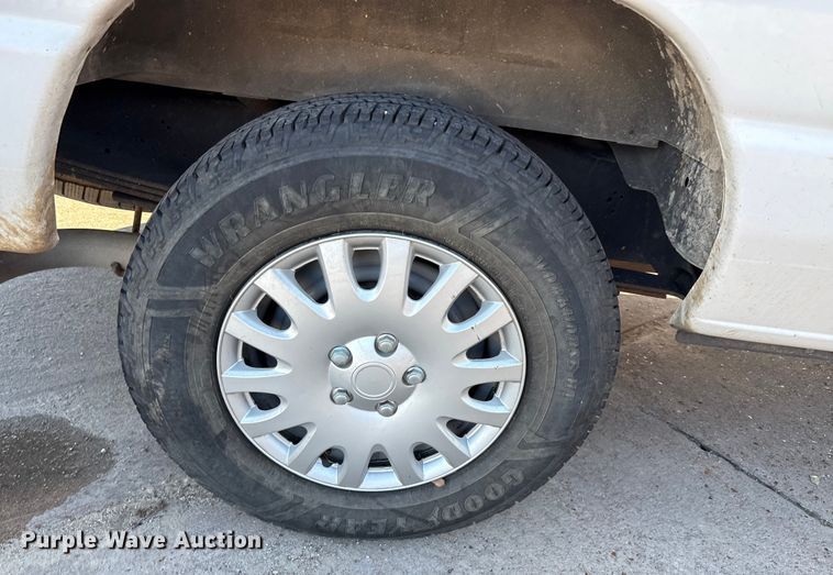 image for item EA7485 2013 Ford E350 XL Super Duty van