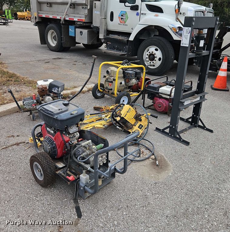 image for item EB8379 Tools