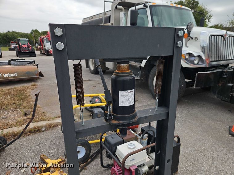 image for item EB8379 Tools